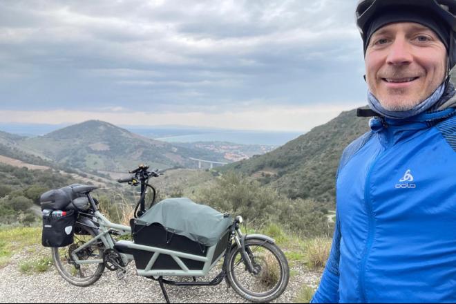 Mit dem Cargobike von Zürich nach Mallorca – Velomechaniker Thomas Ernst reist gerne mit dem Load von Riese & Müller