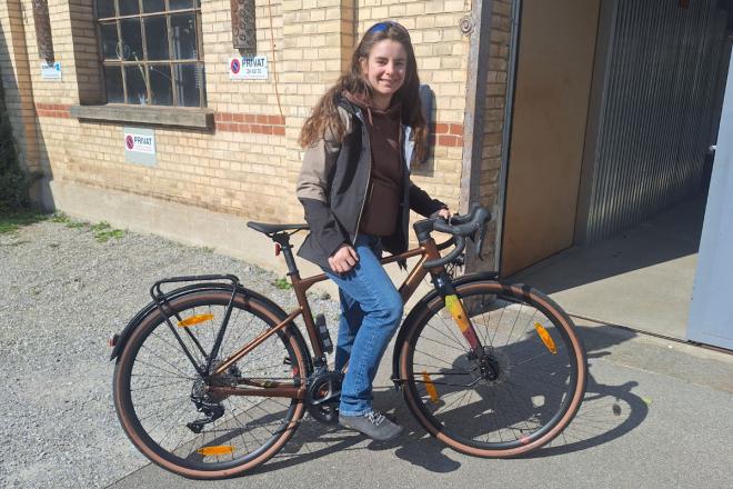 Nadja und ihr neues Gravelbike - Gekauft bei Velo Winterthur