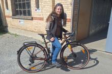 Nadja und ihr neues Gravelbike - Gekauft bei Velo Winterthur